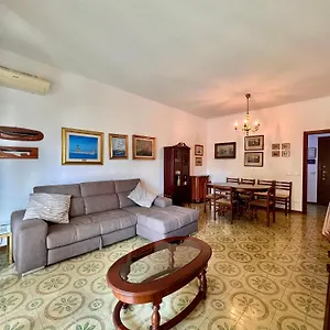 Betti 21 Apartment